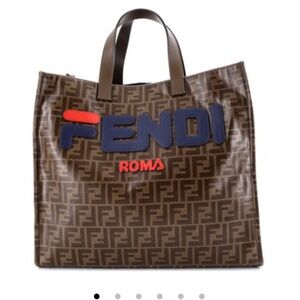Fendi Mania Logo Shopper Tote